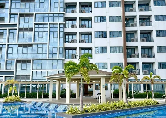 3 Brooms 3 Baths Cozy Condo, One Manchester Place