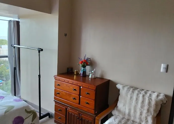 3 Brooms 3 Baths Cozy Condo, One Manchester Place Apartment Punta Engano (Mactan)