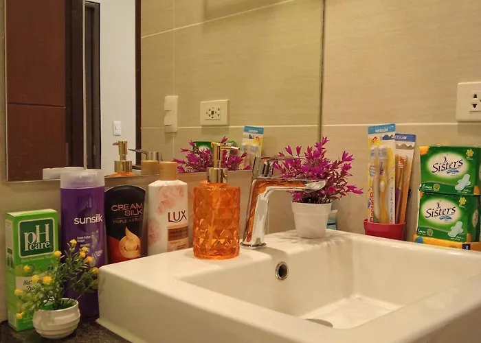 3 Brooms 3 Baths Cozy Condo, One Manchester Place Punta Engano (Mactan)